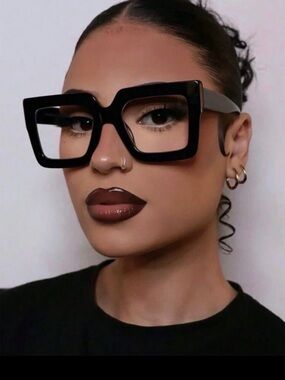 Women’s Black Square Plastic Frame Modern Retro Fashion Flat Top Glasses-New